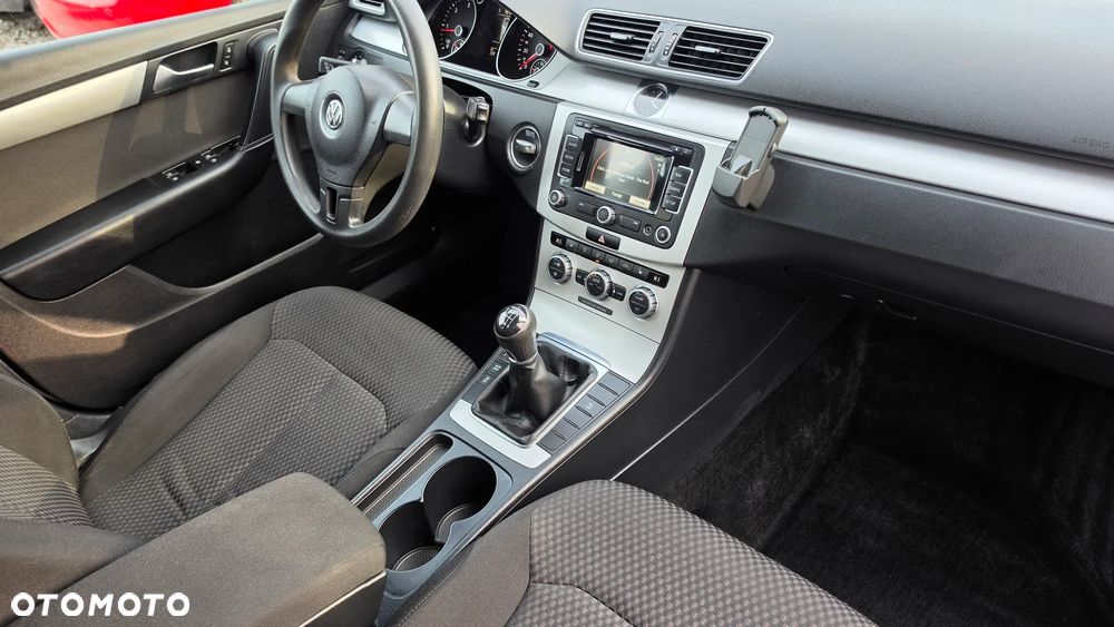 Volkswagen Passat 2.0 Blue TDI SCR Comfortline - 11