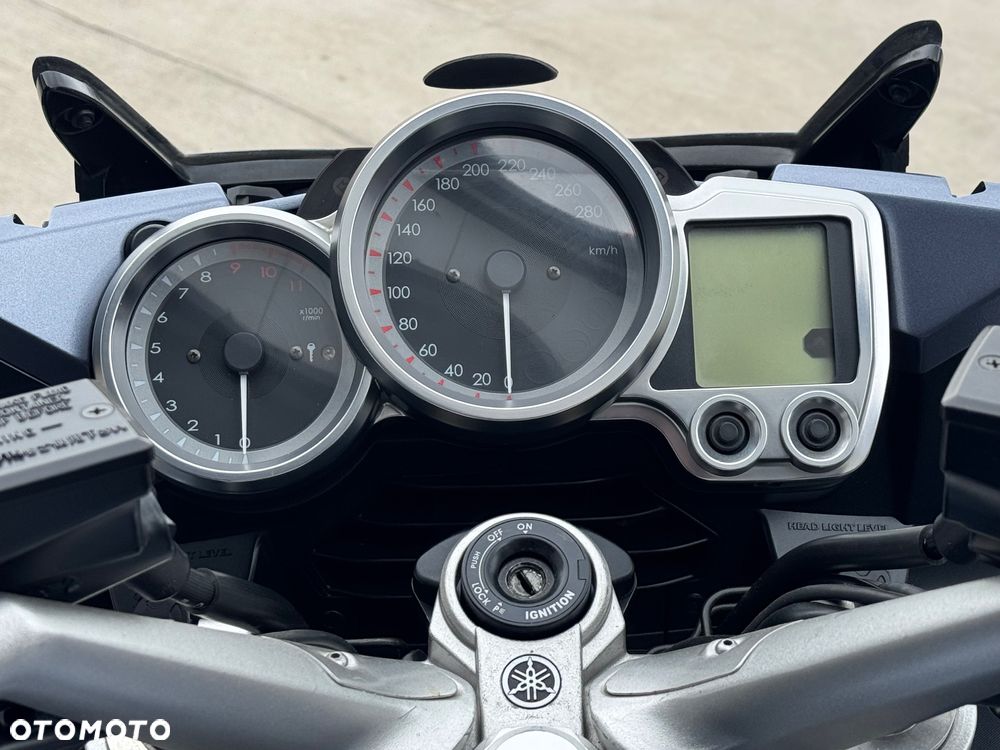 Yamaha FJR - 16