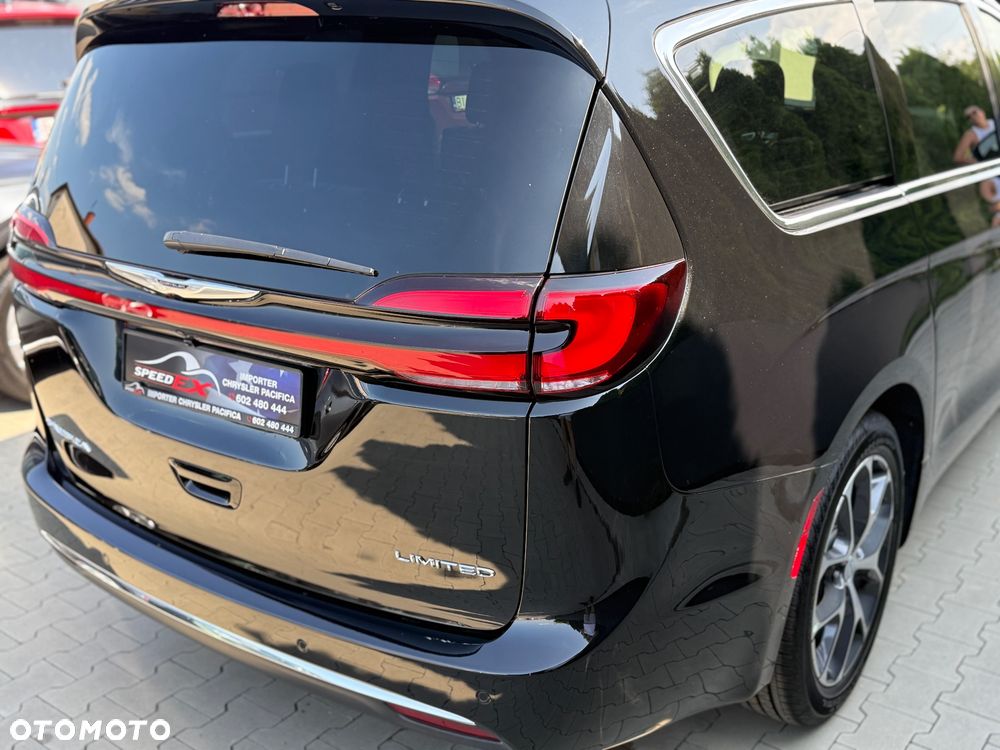 Chrysler Pacifica - 12