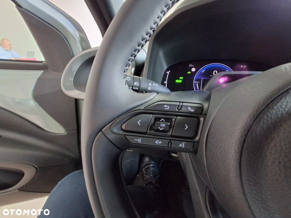 Toyota Aygo X Hybrid 1.5 Style e-CVT - 16