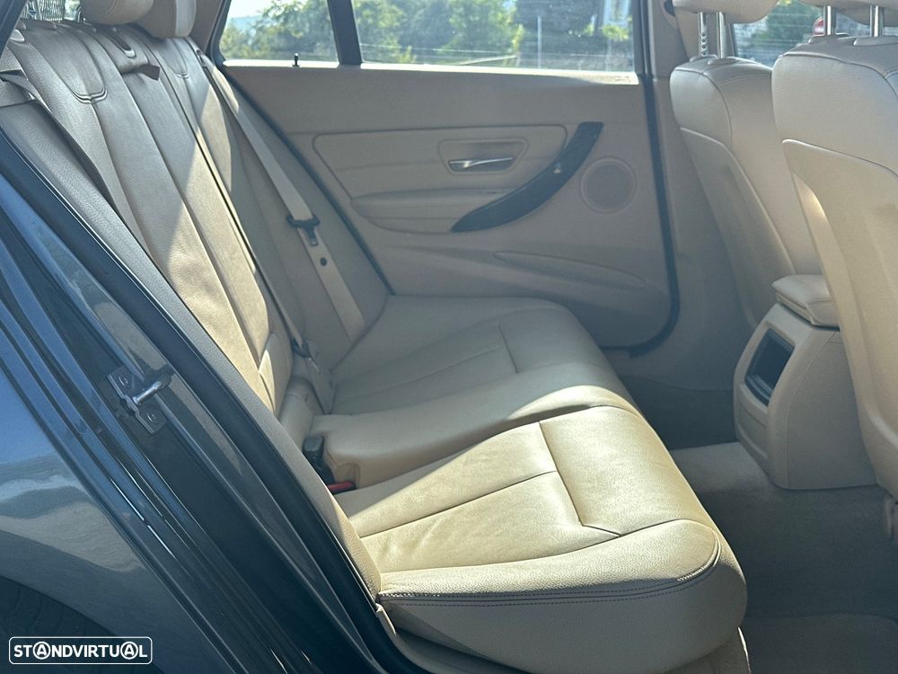 BMW 320 d Auto Line Luxury - 44