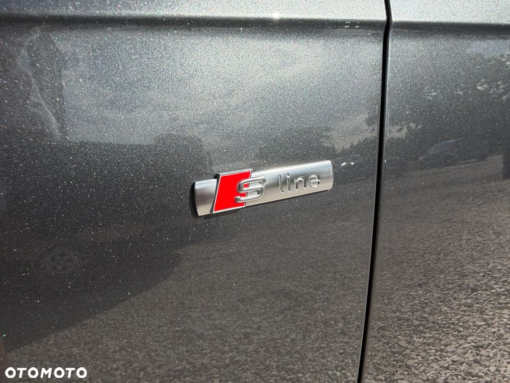 Audi A4 Avant 2.0 TDI ultra S tronic sport - 39