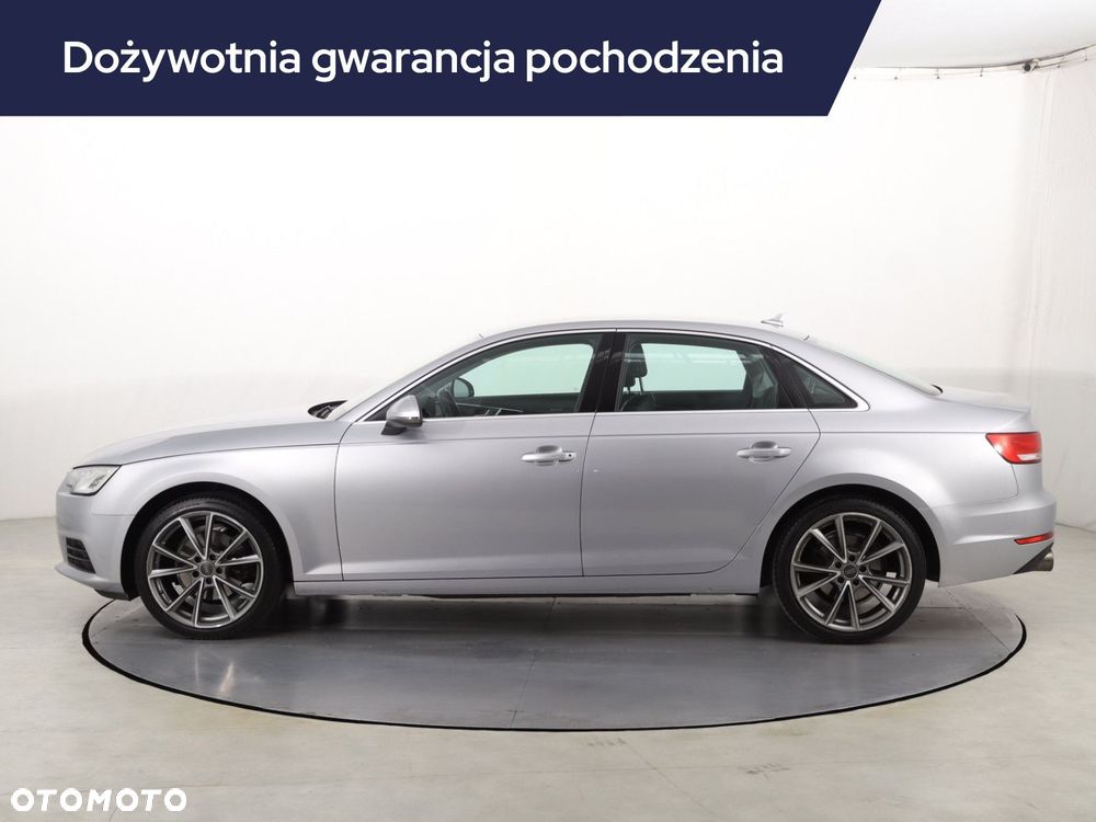 Audi A4 Limousine - 4
