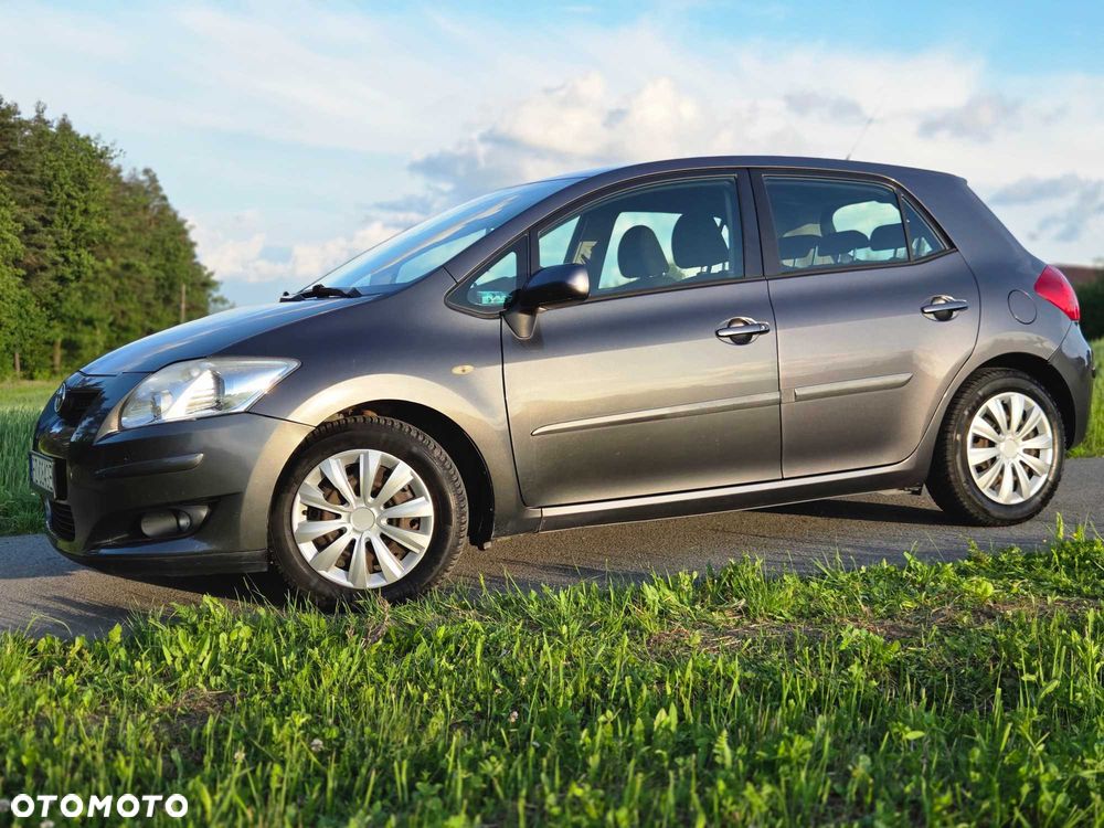 Toyota Auris - 1