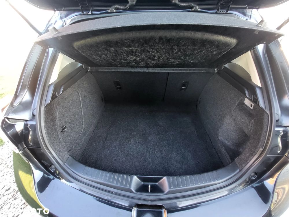 Mazda 3 1.6 Exclusive + - 9