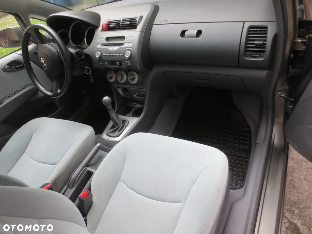 Honda City 1.4 Comfort - 12