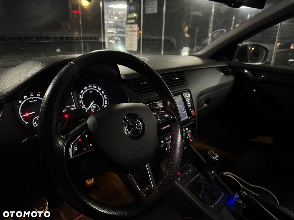 Skoda Octavia 2.0 TDI RS - 8