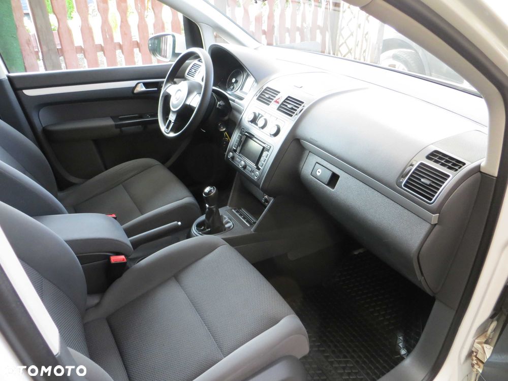 Volkswagen Touran - 6