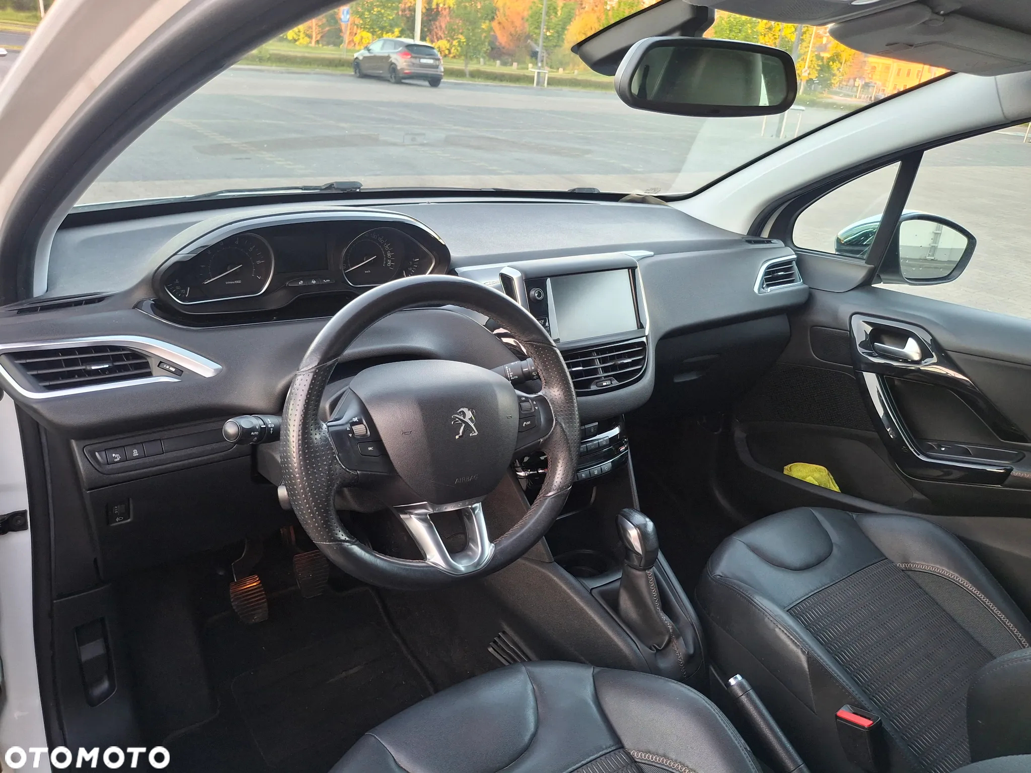 Peugeot 208 120 VTI Allure - 21