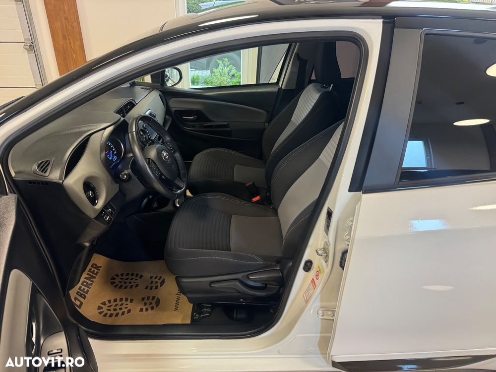 Toyota Yaris 1.5 VVT-i HSD Bi-Tone G&B - 21