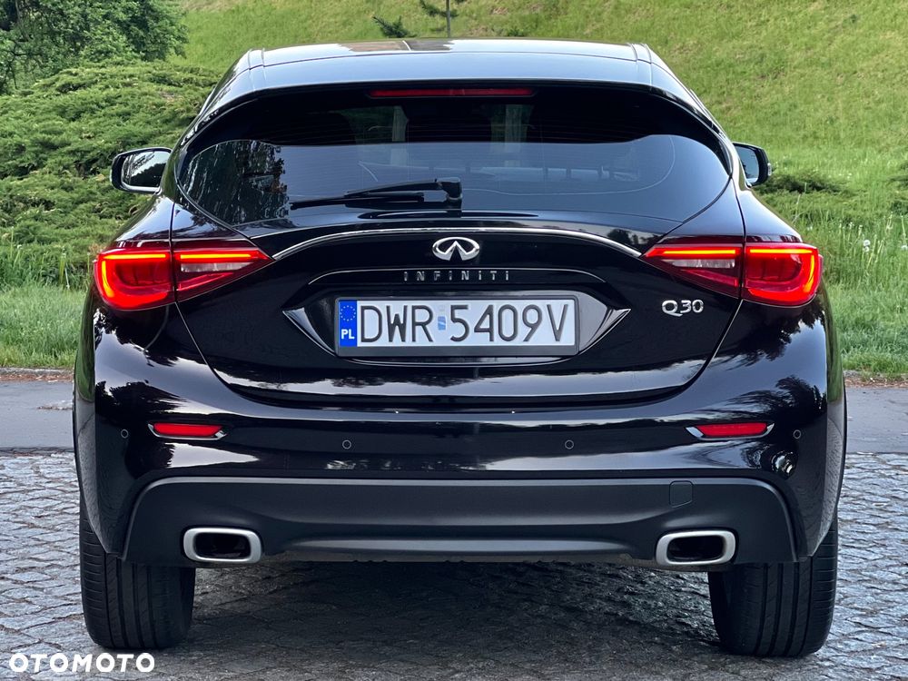 Infiniti Q30 1.6t Premium 7DCT - 5