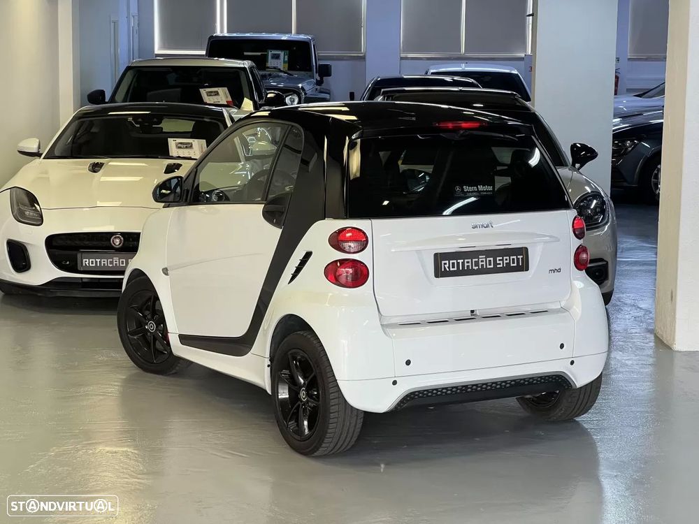 Smart ForTwo Coupé 1.0 mhd Passion 71 Softouch - 3