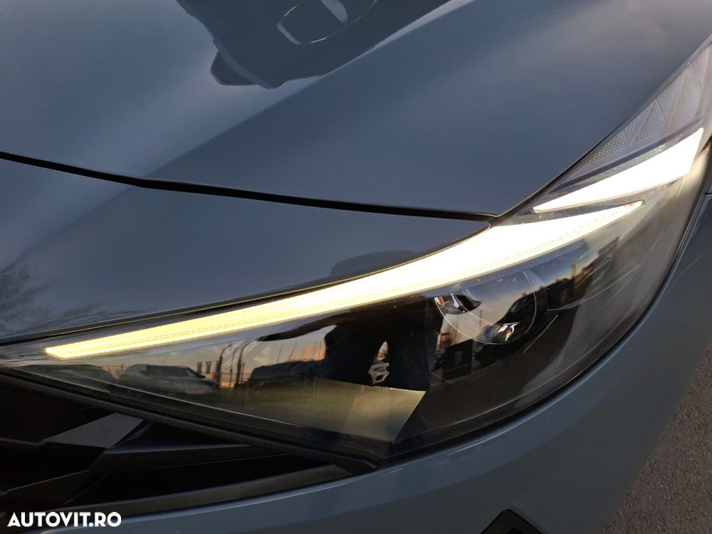 Hyundai Elantra - 22