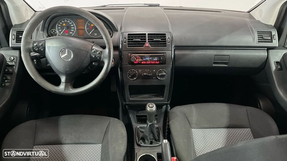 Mercedes-Benz A 150 Elegance Edition 10 - 8
