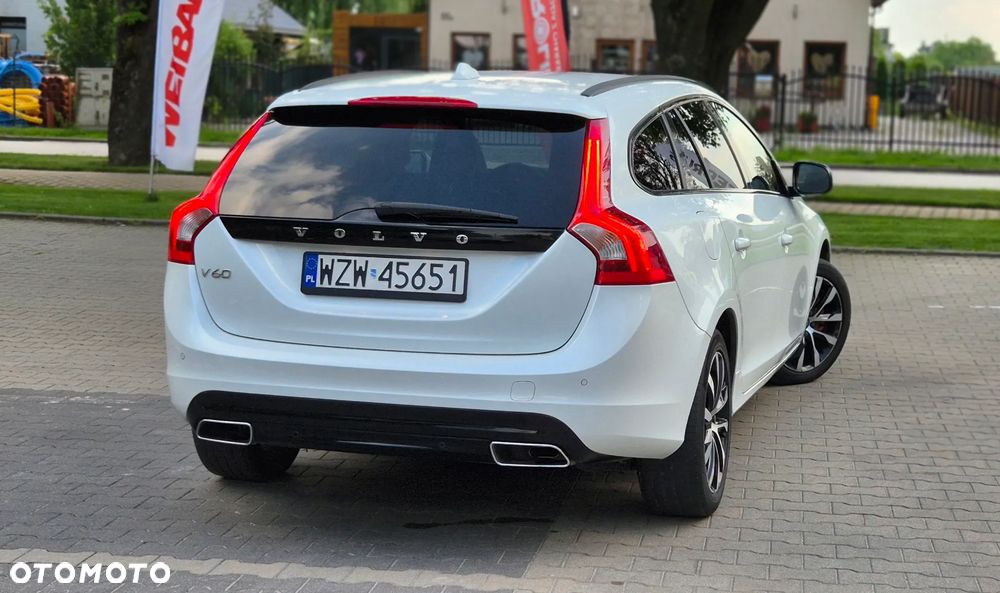 Volvo V60 D3 Momentum Core - 4