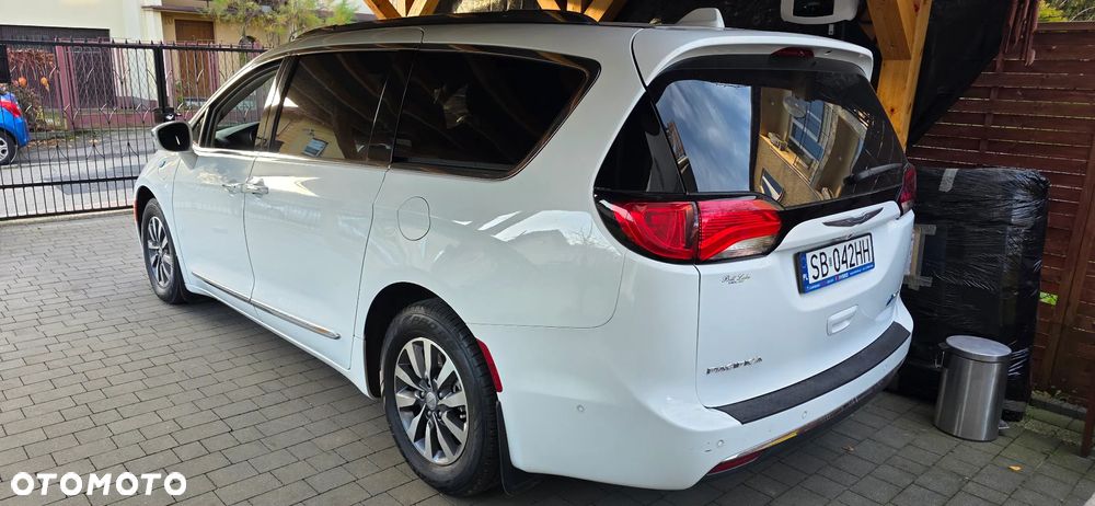 Chrysler Pacifica - 8