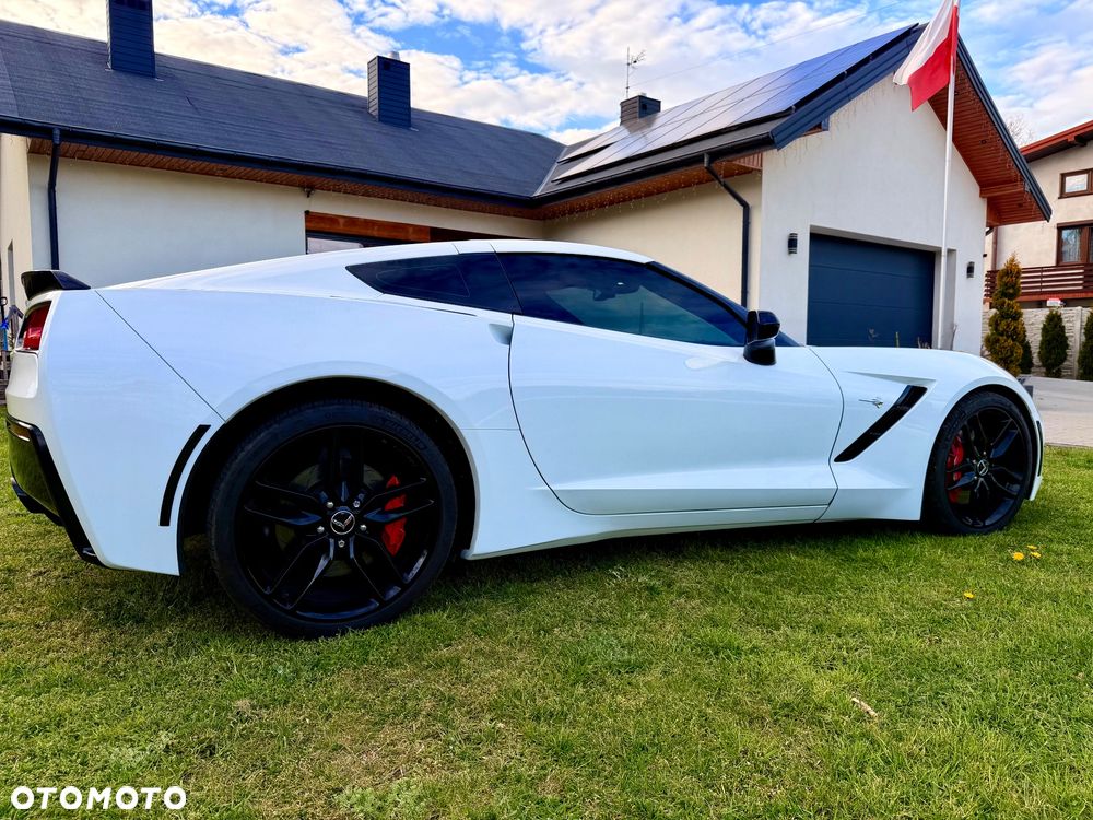 Chevrolet Corvette - 16
