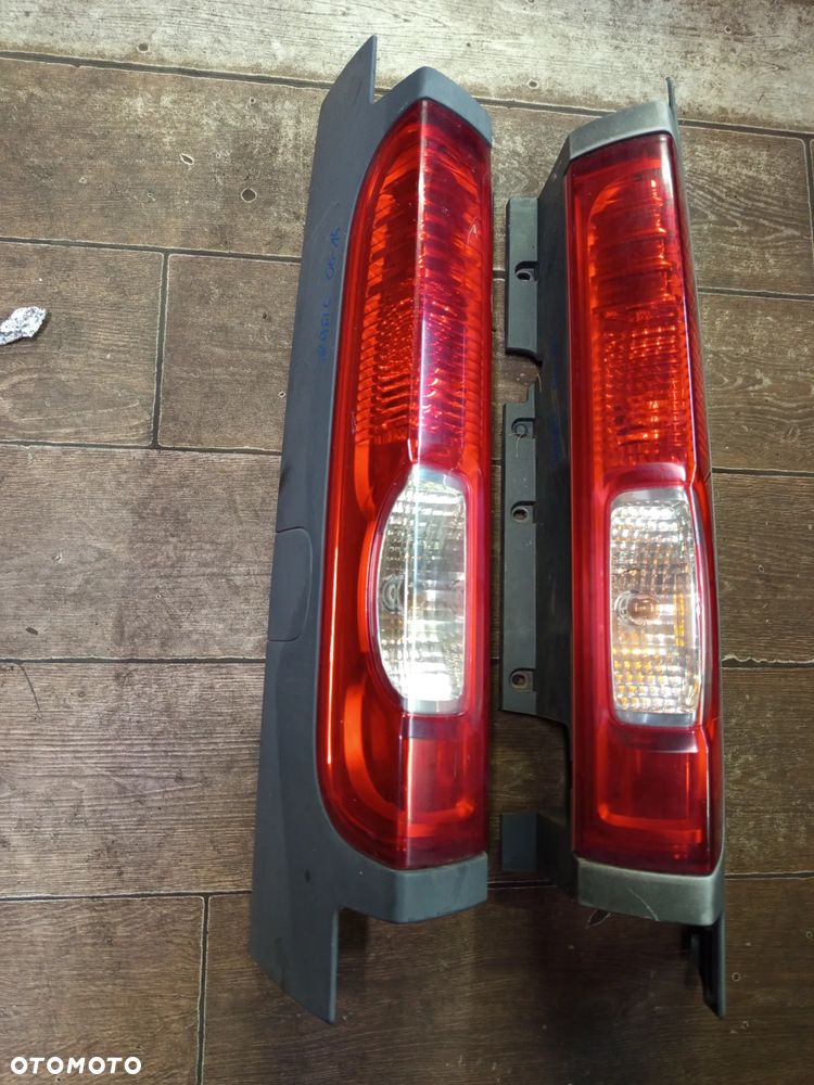 LAMPA TYLNA LEWA LUB PRAWA DRZWI RENAULT TRAFIC VIVARO 06-14 - 2