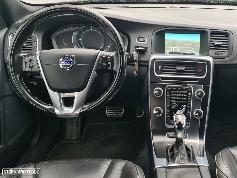 Volvo V60 2.4 D6 R-Design Sum.AWD Phev - 7