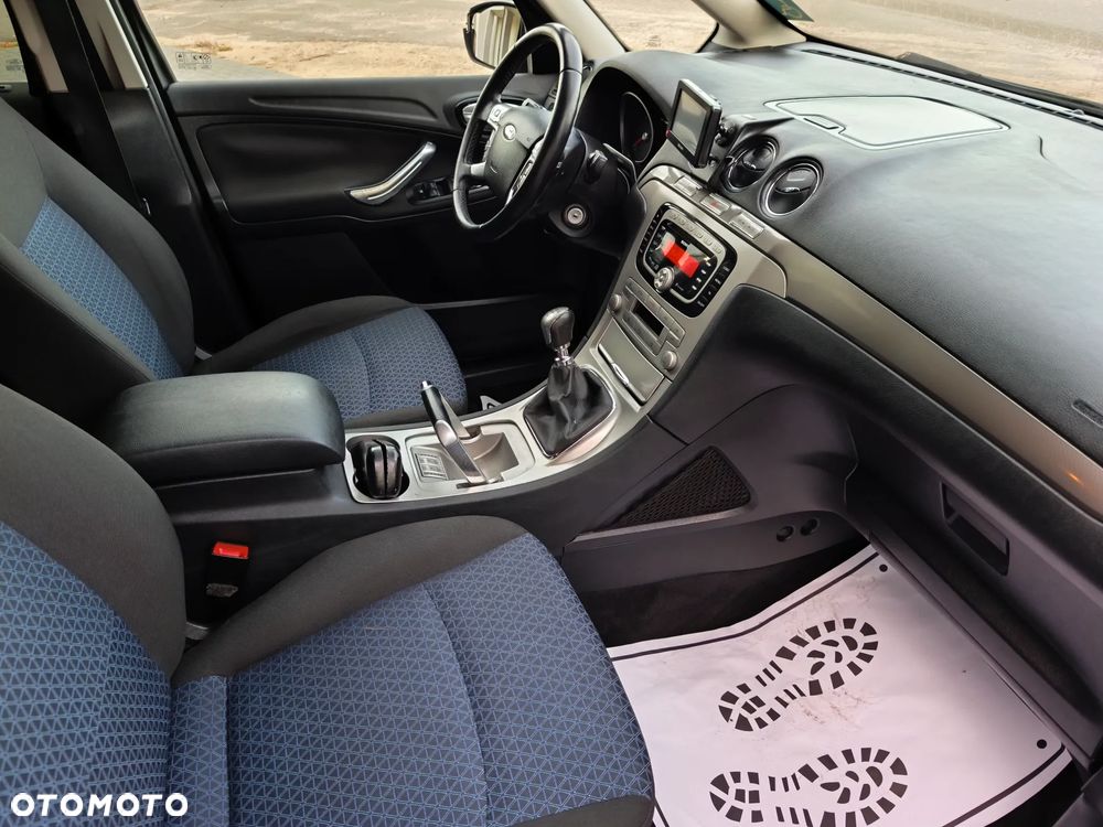 Ford Galaxy 2.0 TDCi Ambiente - 29