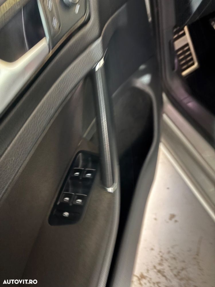 Volkswagen Golf - 10