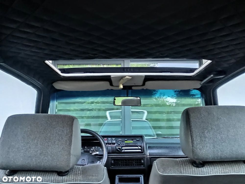 Volkswagen Golf - 22