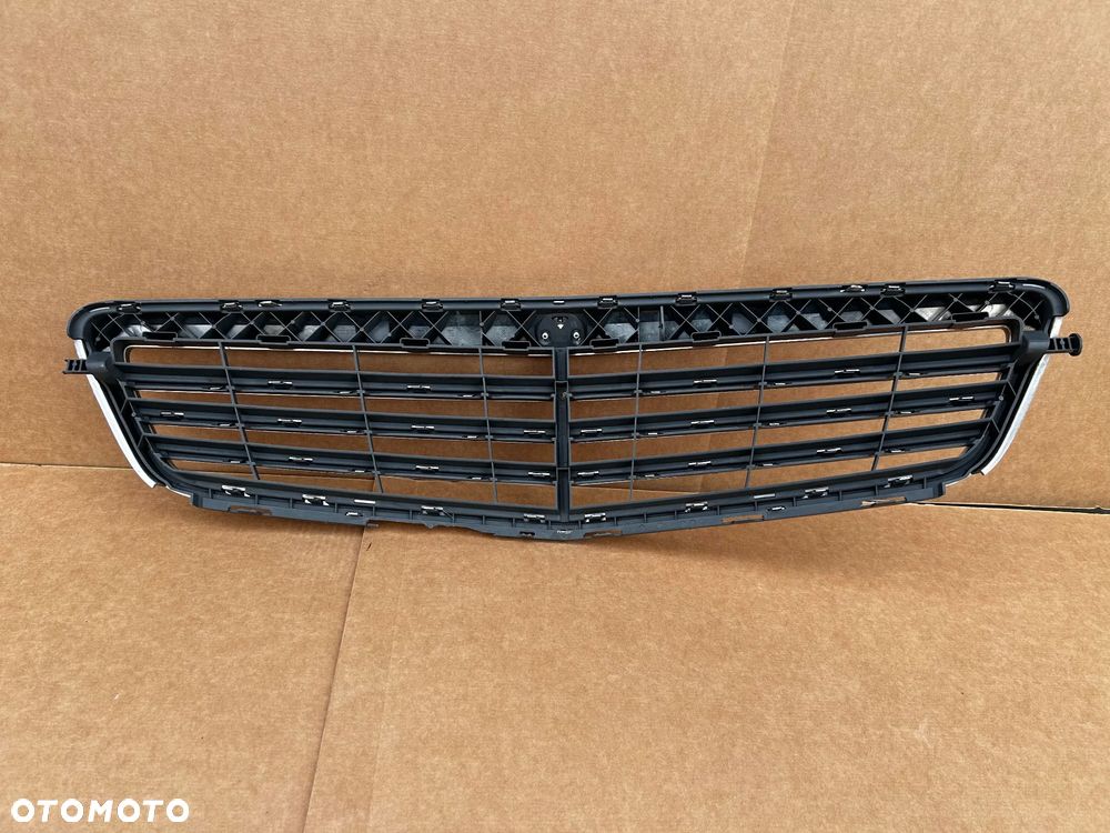ATRAPA GRILL KRATKA ZDERZAKA C-KLASA W204 A2048801283 - 4