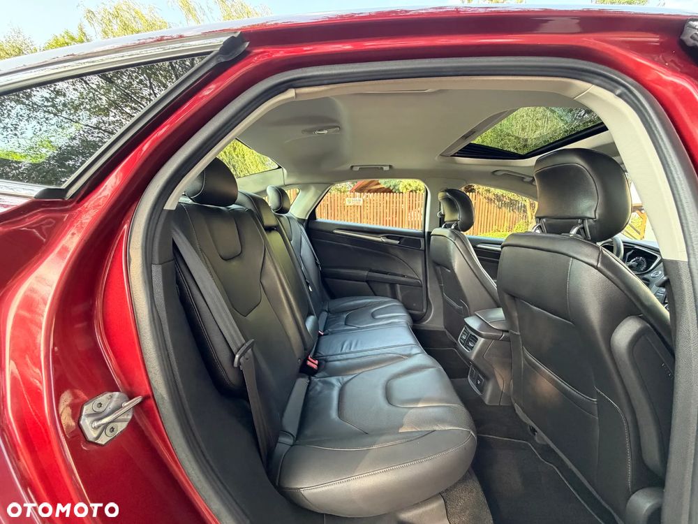 Ford Fusion 2.0 EcoBoost Titanium - 30
