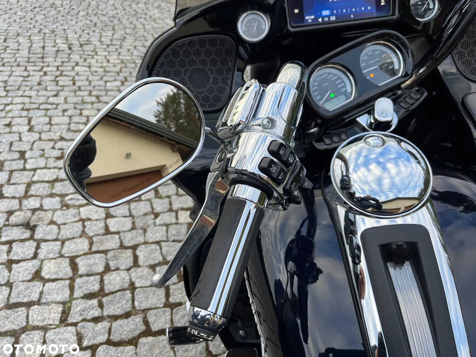 Harley-Davidson Touring Road Glide - 13