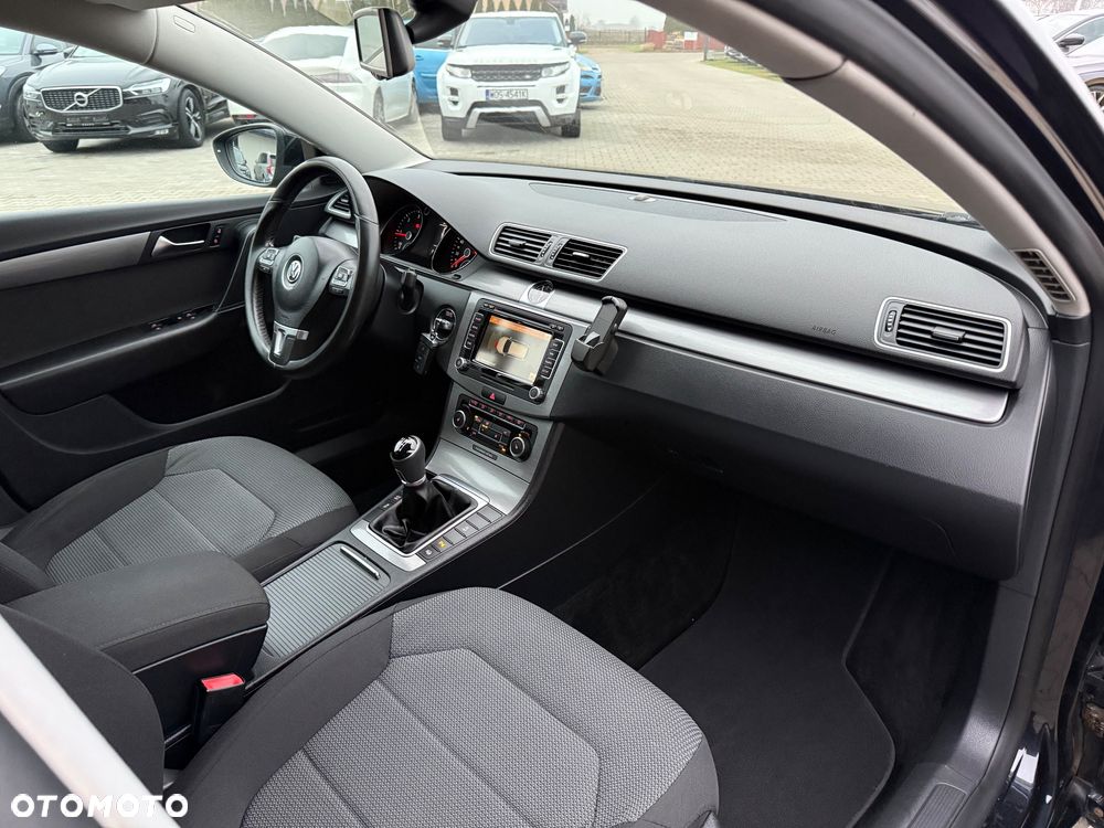 Volkswagen Passat 2.0 TDI BlueMotion Technology Exclusive - 18