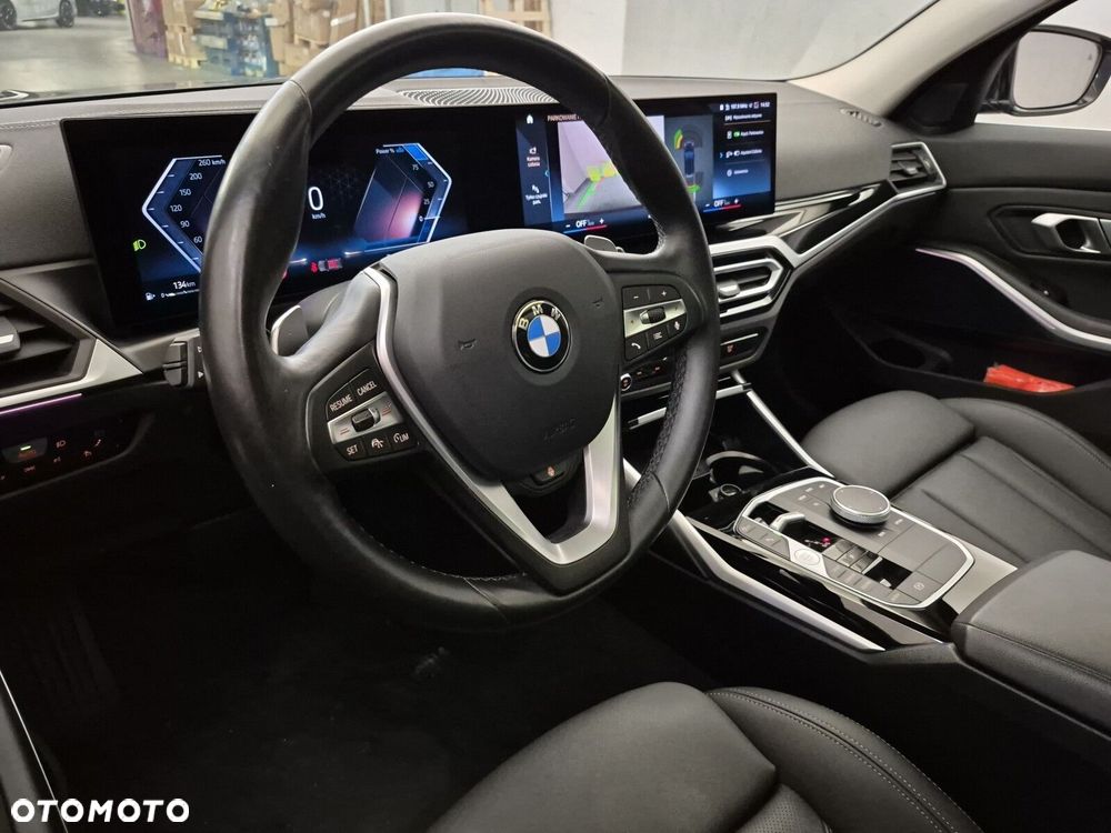 BMW Seria 3 320d xDrive mHEV - 10