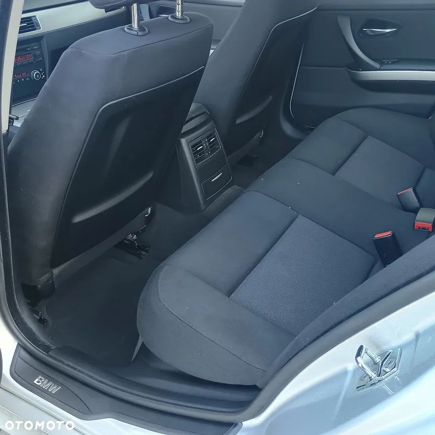 BMW Seria 3 318i - 21