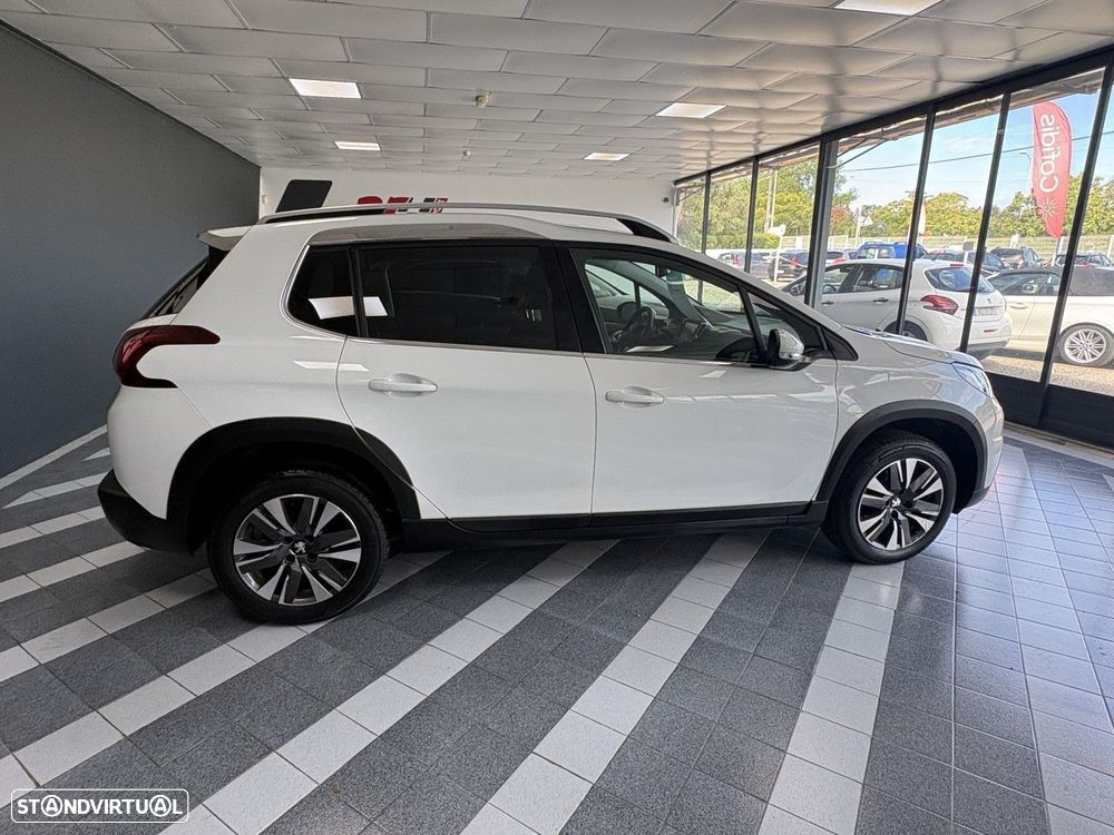 Peugeot 2008 1.2 PureTech Allure - 9