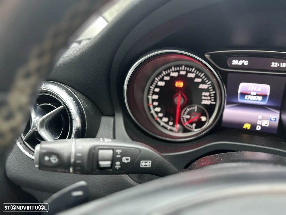 Mercedes-Benz CLA 200 d Shooting Brake Urban Aut. - 14