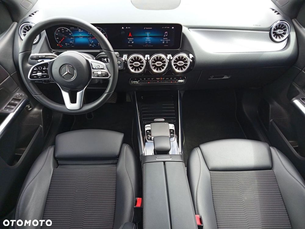 Mercedes-Benz Klasa B 180 Progressive 7G-DCT - 16