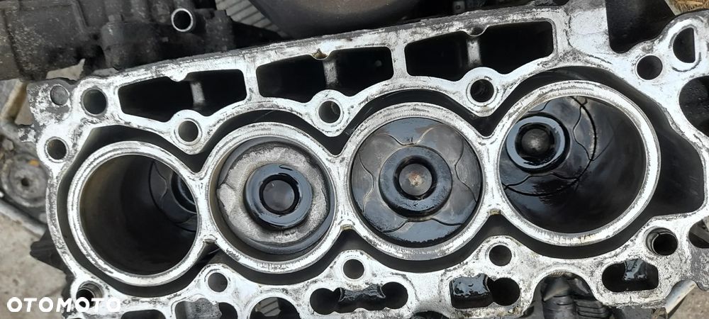 Blok silnika Wał plus trzy korbowody 1.6 tdci 1.6 hdi g8da 10jb24 - 4