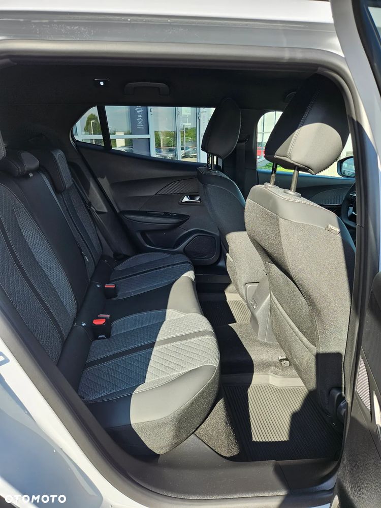 Peugeot 2008 PureTech 100 Allure S&S BVM6 - 11