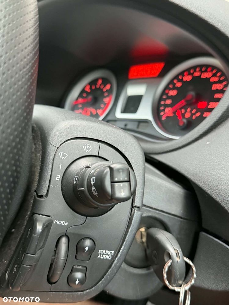 Renault Clio - 19