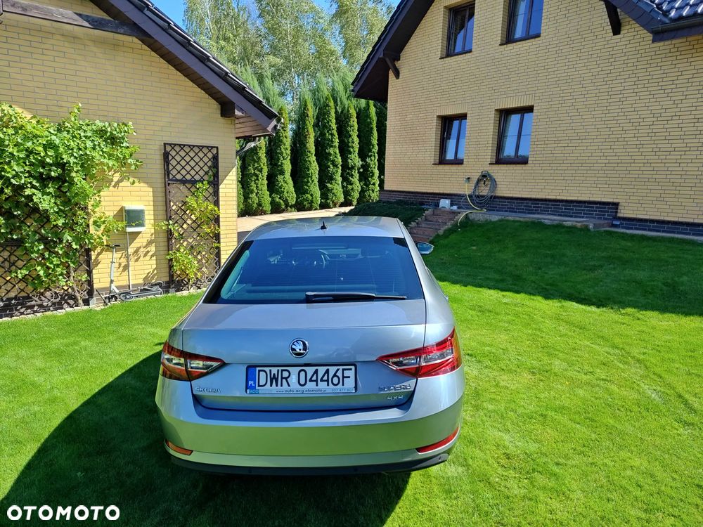 Skoda Superb 2.0 TDI 4x4 Style DSG - 5