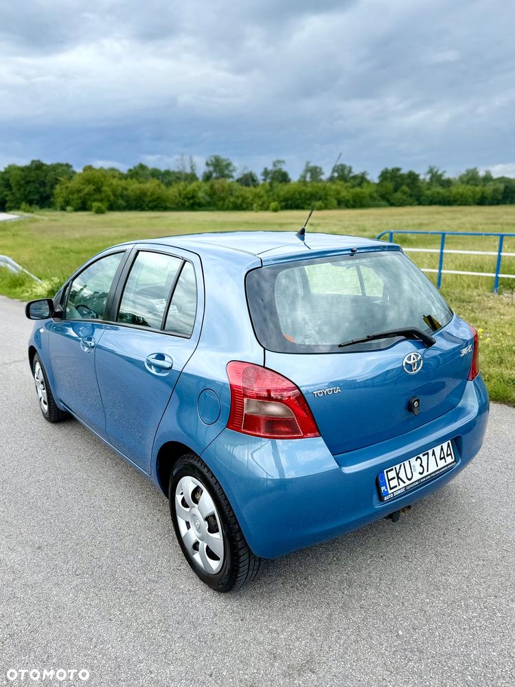 Toyota Yaris 1.3 Sol - 13