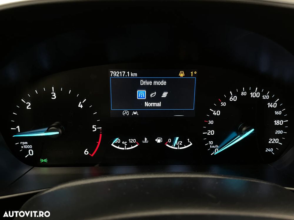 Ford Focus 1.5 EcoBlue Connected - 25