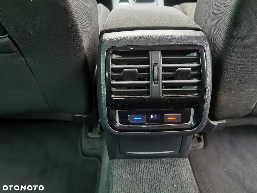 Volkswagen Passat 2.0 TDI (BlueMotion Technology) DSG Comfortline - 32