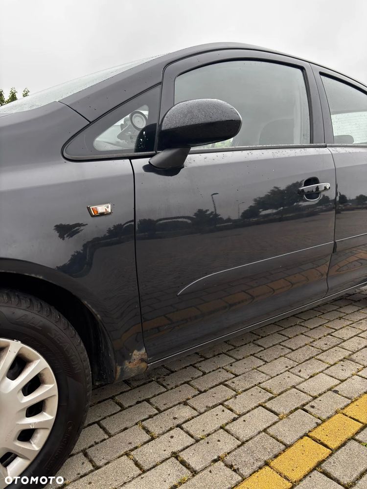 Opel Corsa 1.2 16V - 12