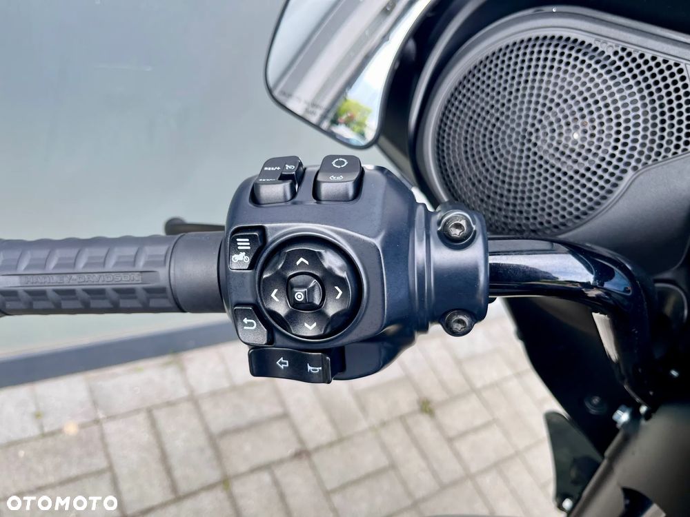 Harley-Davidson Touring Street Glide - 10