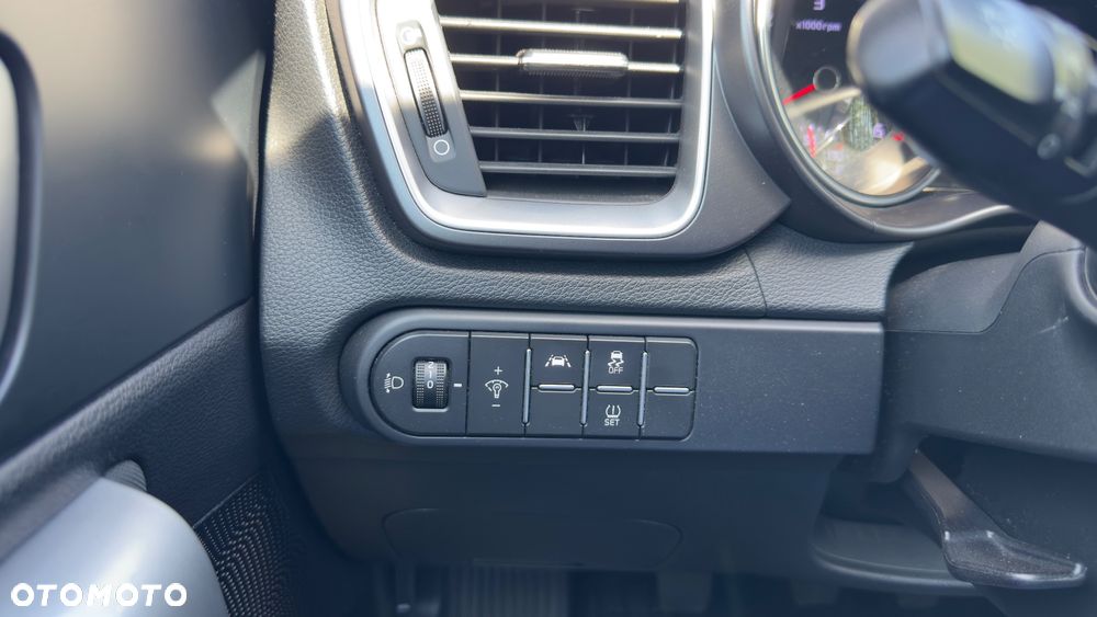 Kia Ceed 1.6 CRDi SCR M - 12