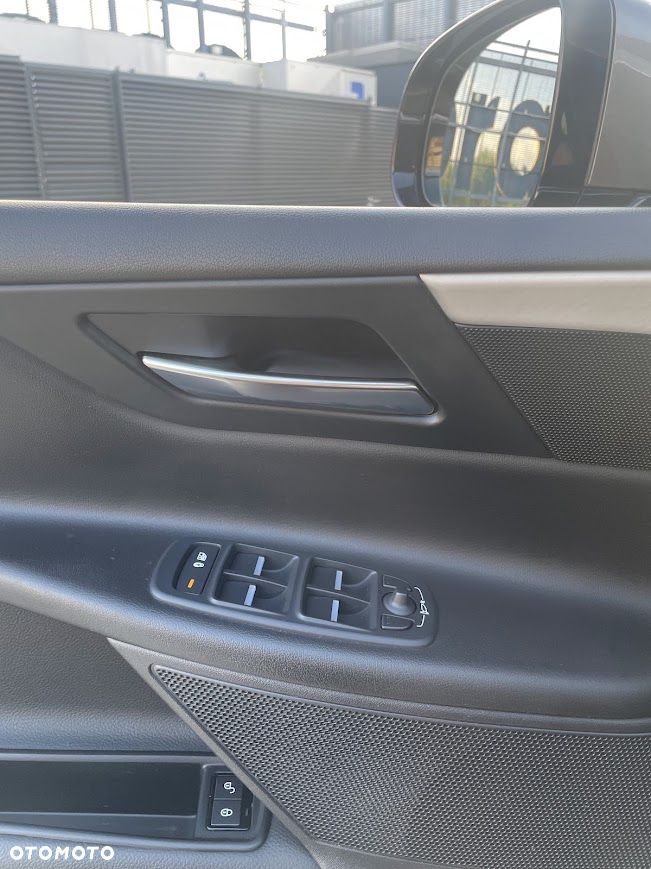 Jaguar XE 2.0 D Prestige - 12