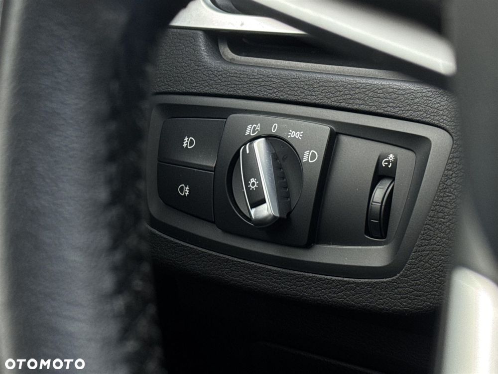 BMW X1 sDrive18i - 10