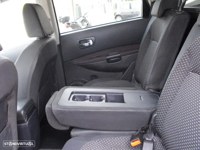 Nissan Qashqai +2 1.5 dCi Tekna Pele Choc +Navi - 40