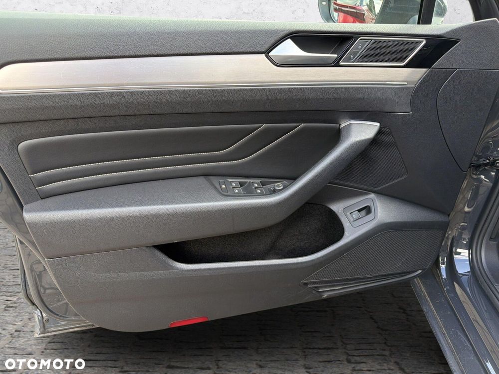 Volkswagen Passat - 7