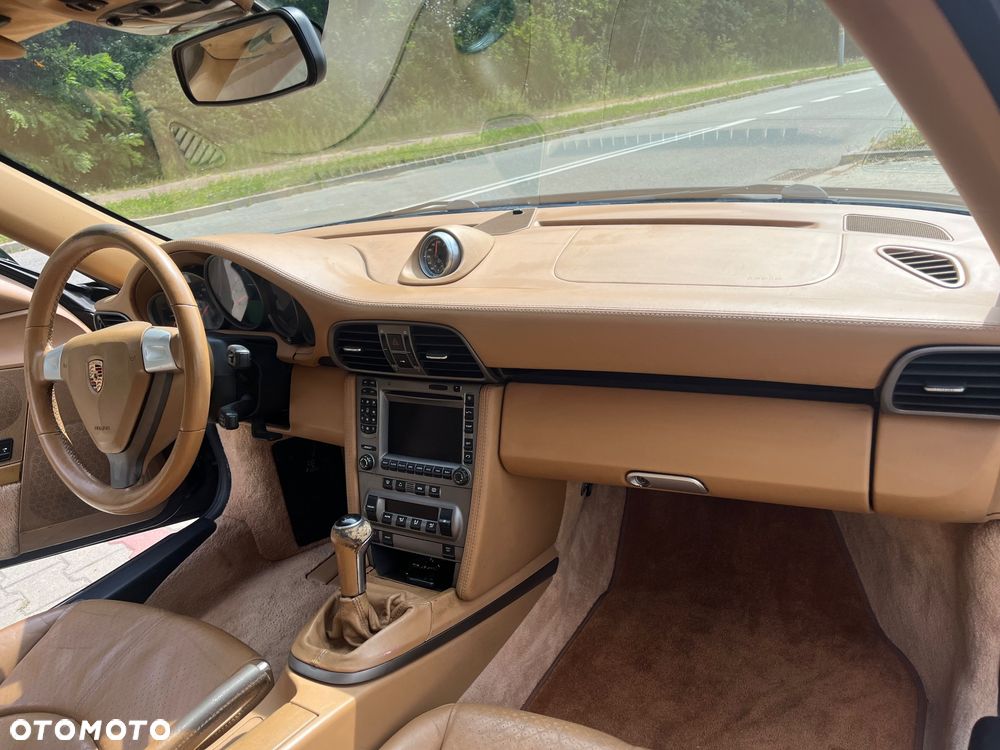 Porsche 911 Carrera - 12